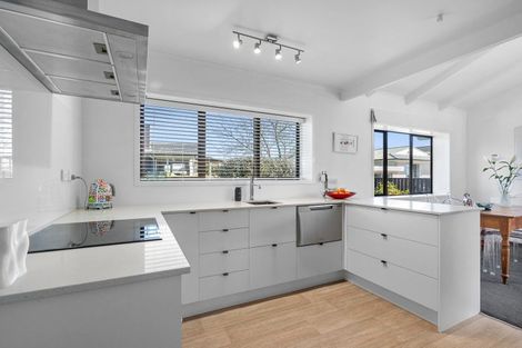 Photo of property in 147a Victoria Street, Cambridge, 3434