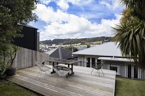 Photo of property in 24 Myrtle Crescent, Mount Cook, Wellington, 6021