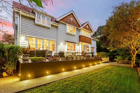 Photo of property in 2 Glen Road, Kelburn, Wellington, 6012