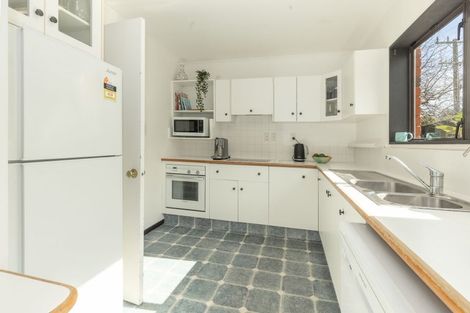 Photo of property in 10 Kakariki Grove, Waikanae, 5036