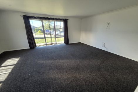 Photo of property in 16 Highgate Drive, Rangiora, 7400