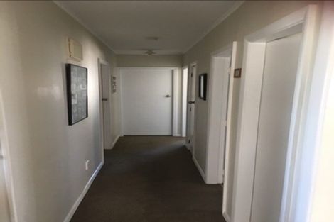 Photo of property in 47 Luckens Road, West Harbour, Auckland, 0618