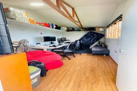 Photo of property in 60 Glen Marine Parade, Glendene, Auckland, 0602