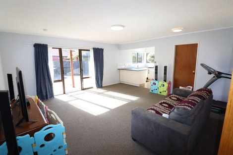 Photo of property in 6 Flinders Place, Johnsonville, Wellington, 6037