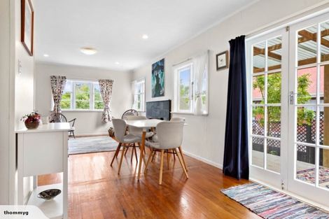 Photo of property in 79 Kaurilands Road, Titirangi, Auckland, 0604