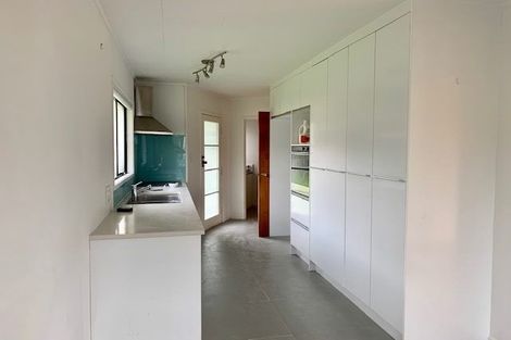 Photo of property in 11 Santiago Crescent, Unsworth Heights, Auckland, 0632