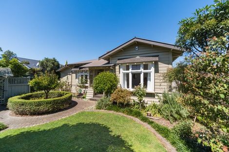 Photo of property in 360 Featherston Street, Palmerston North, 4414