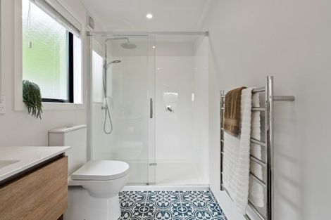 Photo of property in 19 Prestbury Grove, Churton Park, Wellington, 6037