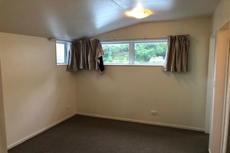 Photo of property in 14 Kopiko Way, Brooklyn, Wellington, 6021