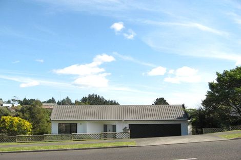 Photo of property in 97 Heta Road, Highlands Park, New Plymouth, 4312