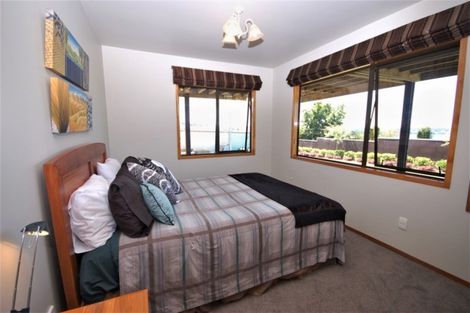 Photo of property in 11 Krissell Place, Acacia Bay, Taupo, 3330