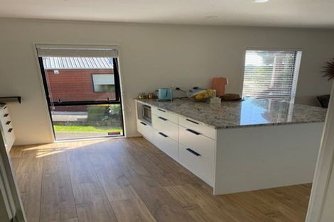 Photo of property in 9a Rangatira Road, Birkdale, Auckland, 0626