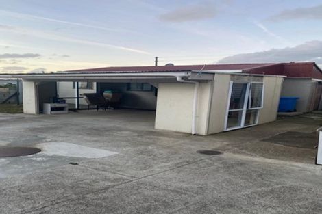 Photo of property in 517 Massey Road, Mangere, Auckland, 2022