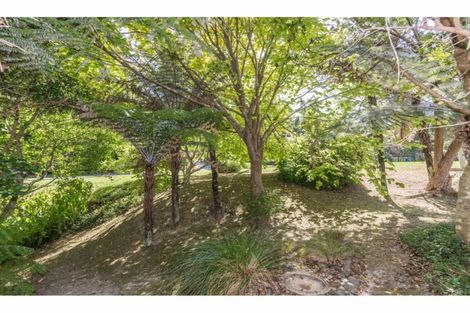 Photo of property in 1 Lancewood Avenue, Titirangi, Auckland, 0604