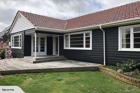 Photo of property in 16 Collingwood Street, Hokowhitu, Palmerston North, 4410