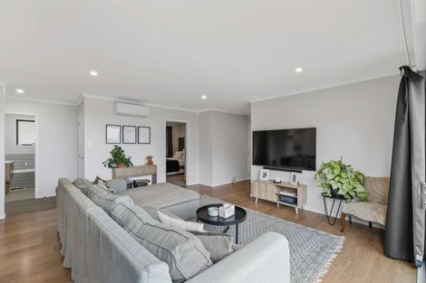 Photo of property in 36a Hand Road, Helensville, 0800