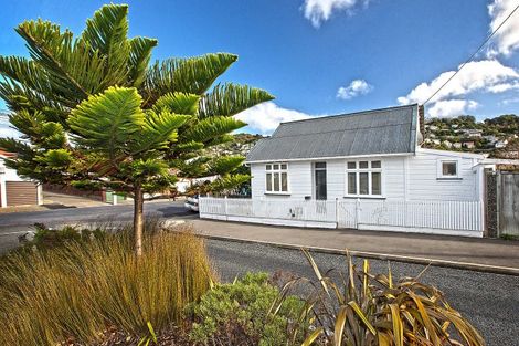 Photo of property in 63 Endeavour Street, Lyall Bay, Wellington, 6022