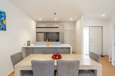 Photo of property in 60 Saddleback Grove, Karori, Wellington, 6012