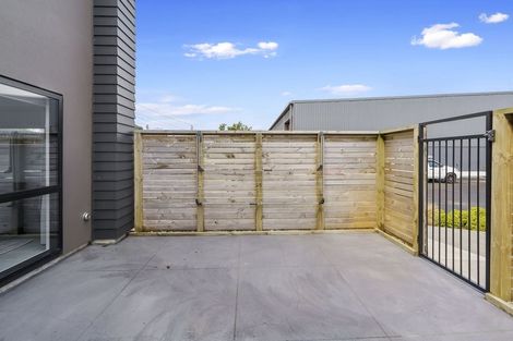 Photo of property in 9u1 Surrey Street, Tawa, Wellington, 5028