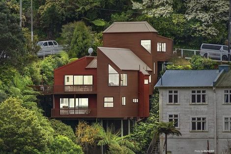 Photo of property in 16 Garden Road, Northland, Wellington, 6012