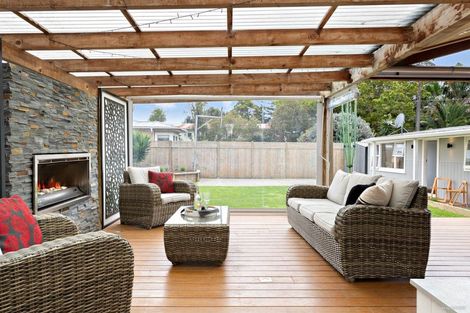 Photo of property in 126 Chivalry Road, Glenfield, Auckland, 0629