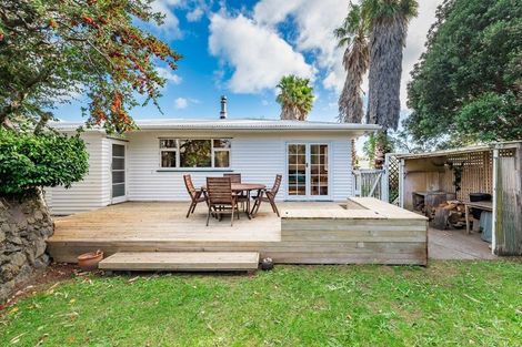 Photo of property in 9 Tennis Court Road, Raumati South, Paraparaumu, 5032