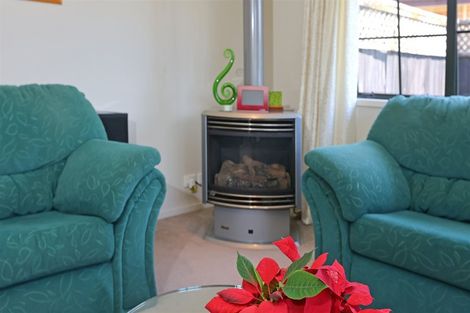 Photo of property in 3 Pippen Court, Henderson, Auckland, 0612