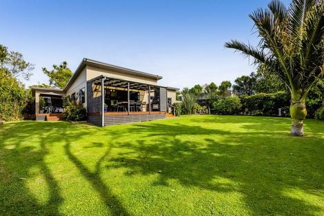 Photo of property in 6 Moana Crescent, Blagdon, New Plymouth, 4310