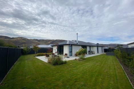 Photo of property in 15 Guano Crescent, Cromwell, 9310
