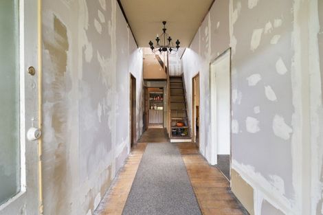 Photo of property in 19 Milne Street, Hunterville, 4730