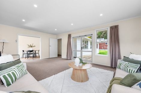 Photo of property in 4 Thomson Grove, Stokes Valley, Lower Hutt, 5019