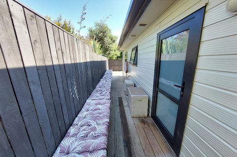 Photo of property in 5 Alwyn Avenue, Te Atatu South, Auckland, 0610