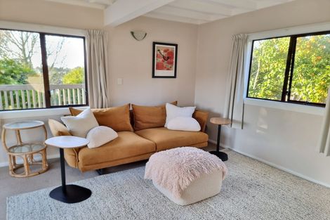 Photo of property in 1/70 Ayton Drive, Totara Vale, Auckland, 0629