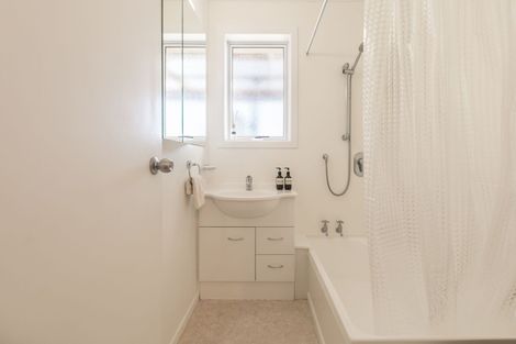 Photo of property in 36 Fairmount Road, Titirangi, Auckland, 0604