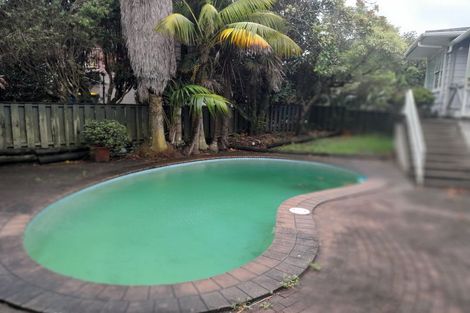 Photo of property in 35 Holland Road, Hillcrest, Auckland, 0627