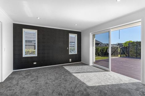 Photo of property in 10 Wentworth Lane, Waiwhakaiho, New Plymouth, 4312