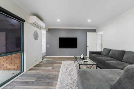 Photo of property in 82 Hillwell Drive, Henderson, Auckland, 0612