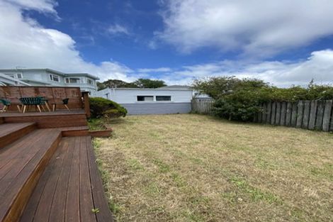 Photo of property in 199u3 Newlands Road, Newlands, Wellington, 6037