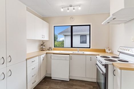 Photo of property in 28 Moire Road, Massey, Auckland, 0614