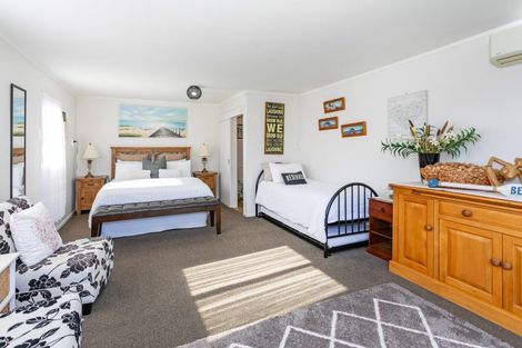 Photo of property in 104 Kiwi Road, Whangamata, 3620