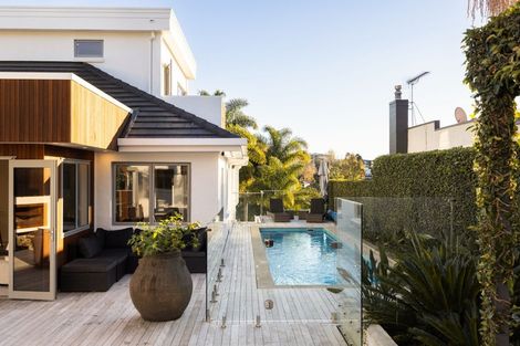 Photo of property in 1 Woodstock Road, Fairfield, Hamilton, 3214