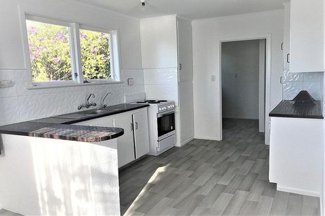 Photo of property in 2 Clendon Place, Manurewa, Auckland, 2102