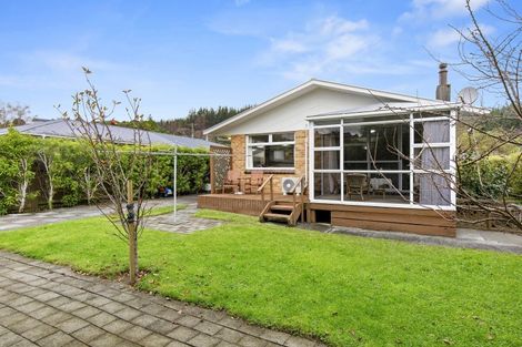 Photo of property in 5 Norana Road, Maoribank, Upper Hutt, 5018