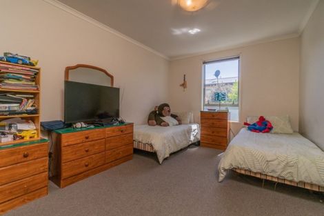 Photo of property in 29 Verdale Circle, Glen Eden, Auckland, 0602