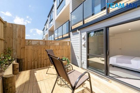 Photo of property in 11 Kayle Glen, West Harbour, Auckland, 0618