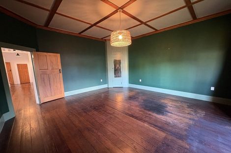 Photo of property in 61 Wellesley Road, Napier South, Napier, 4110