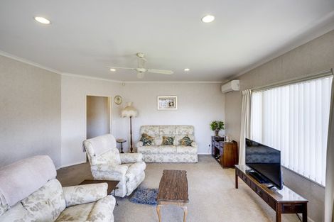 Photo of property in 17 Sloane Place, Taradale, Napier, 4112