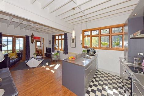 Photo of property in 35 Reserve Terrace, Lyttelton, 8082