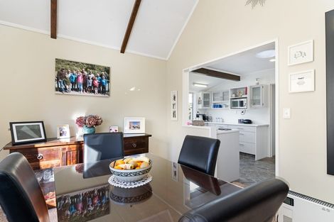 Photo of property in 20 Jellicoe Street, Greytown, 5712