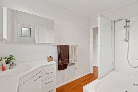 Photo of property in 1/12 Wolsley Avenue, Milford, Auckland, 0620